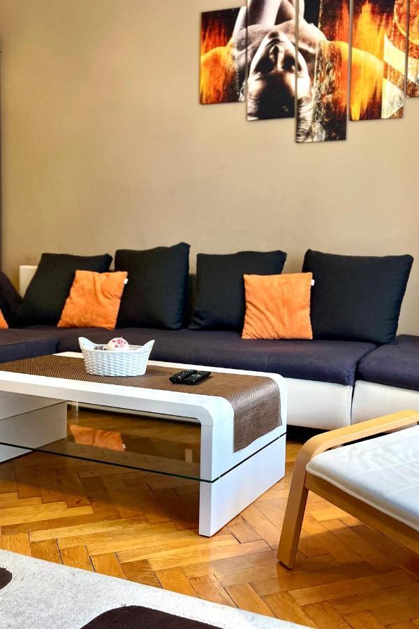 A54: Charming Apartment In The Ruin Bar District Budapest Luaran gambar